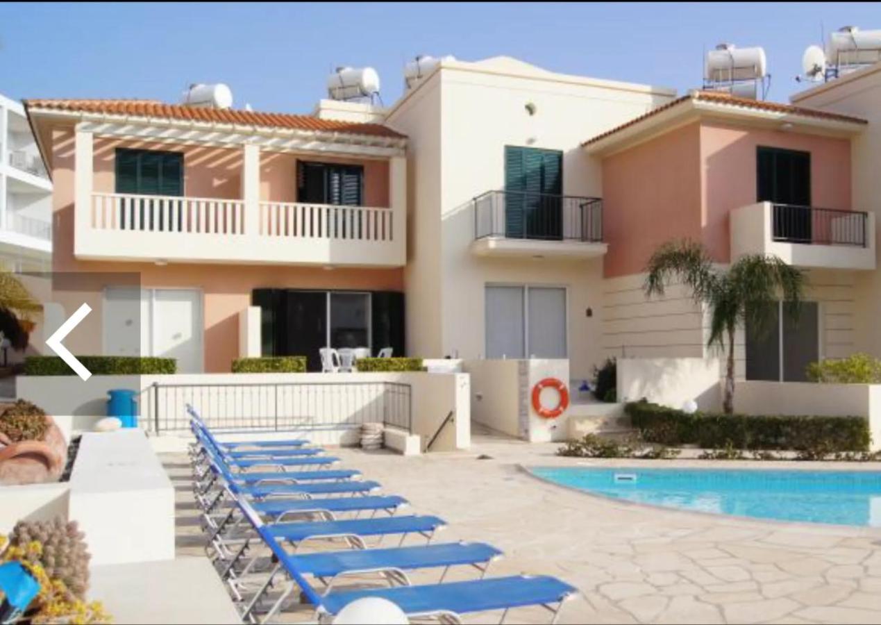 2 Bedroom Townhouse Lower Paphos Cyprus בית נופש פאהיה
